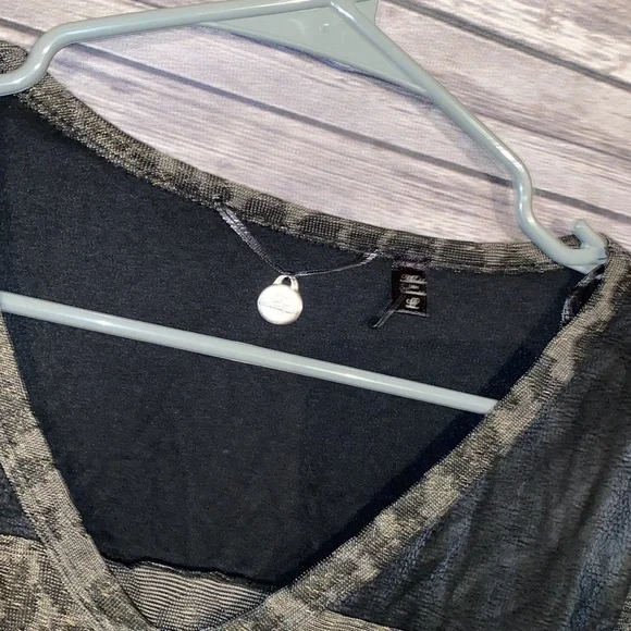 BKE Boutique leopard print top - Picture 3 of 5